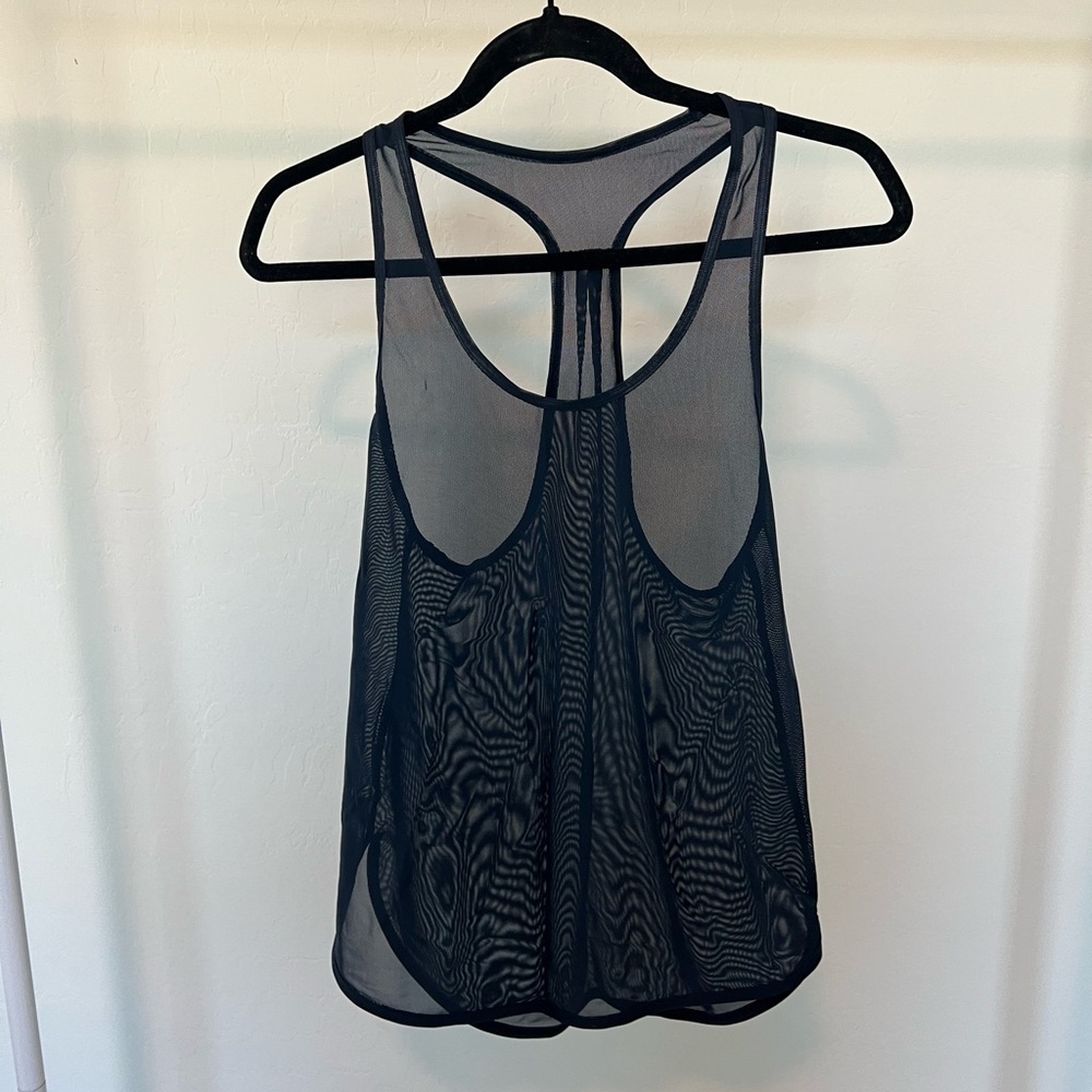 Lululemon 105 F Singlet tank top in navy blue mesh fabric